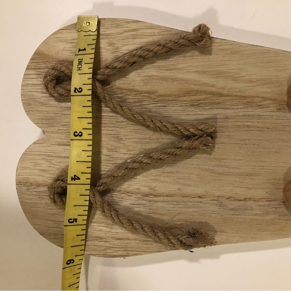 3/$20 Bouclair Wooden Flip Flops Wall Decor NWT - Picture 10 of 10